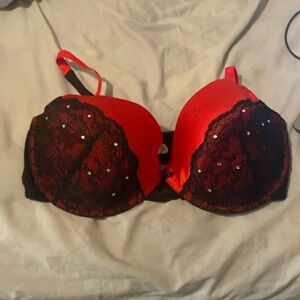 Gilligan & O’Malley Red and Black Bra